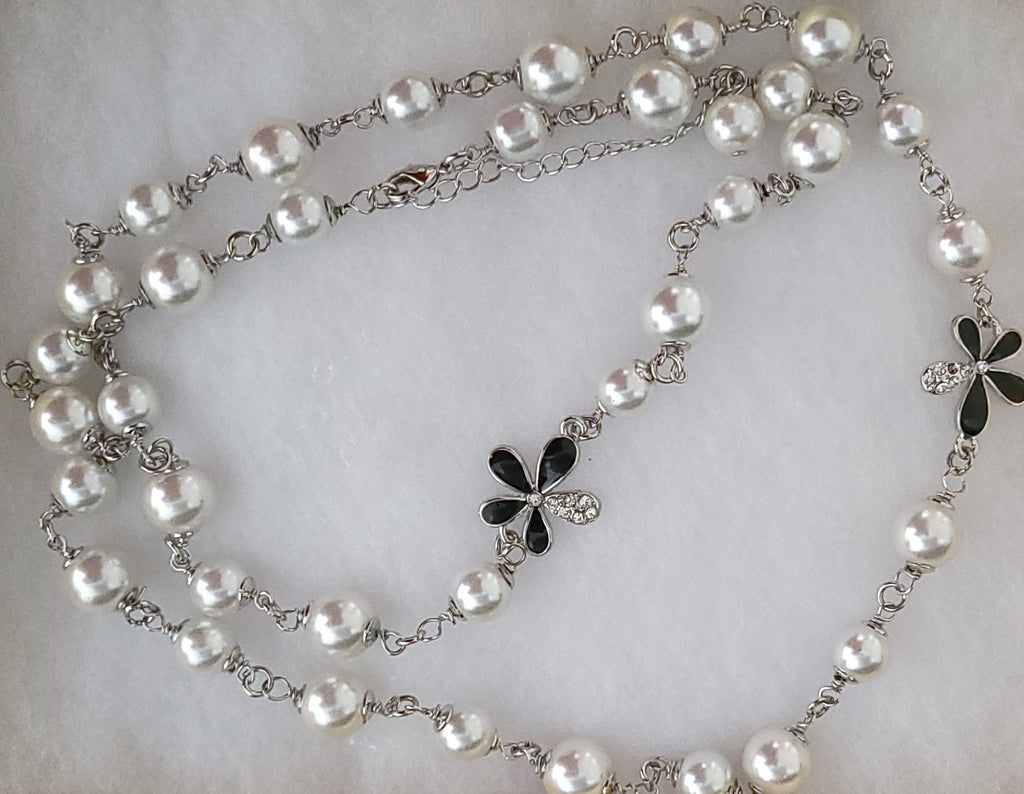 Imitation Pearl Necklace with Enamel