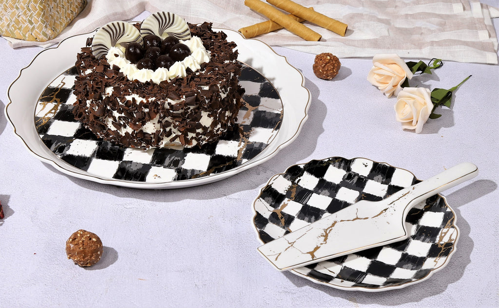 Checkered Antique Design  Cake Serving Set
